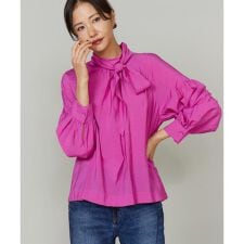 ボウタイ付きブラウス