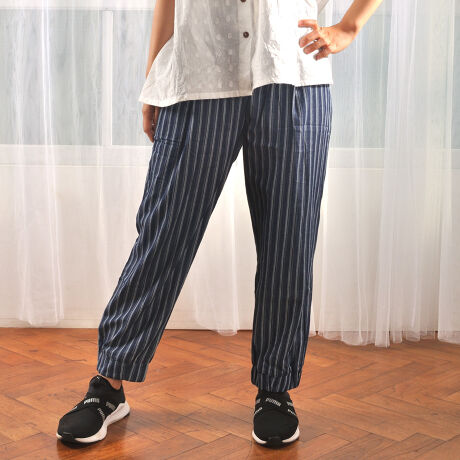 [^:1342249]tĂɂ҂ȐSƃpcBƂi`ȃVGbgŁAbNX̂Sn͂łBy₩ȃVu[fjfނgpA̓X[hbgƃXgCv2^CvpӁBEGXg̓SdlŕRtAɃ^bNŃEGXg܂茩Ă܂BJWAȃX^Cɍ킹₷AfC[R[fɑ劈􂷂{łB̔iȊO̓fƂȂ܂BfF161cm pTCYFF J[FNAVY.DOT(11B)ABLUE.STRIPE(12C)ANAVY.STRIPE(13D)TCYFF (fB[X/t[TCY)@F92cm/҉63cm/EGXg68cm`ő112cmfށF100%MADE IN CHINAyColorkzi`JWAX^Cx[XɁA[ɂƂȂ~bNXX^CĂĂuhB炵X^CȒPɊĂALxȃCibvłB