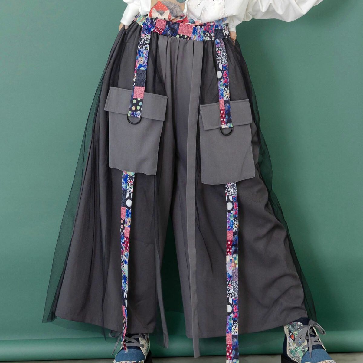 ScoLar 153693：チュールとラインテープのカーゴパンツ ScoLar スカラー チュールとラインテープのカーゴパンツ | スカラー