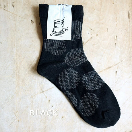 [^:25a-2583-1]mare(}[)Ƃ̓tX"ȒrE܂"Ȃǂ̈ӖBWK[h҂݂̔ĝ悤ȃMUMUA˂hbgŐ܂\܂BȖfނŒߕtKȃ\bNXBuԂӂƗDł悤ȗSnŒߕtKBfKɐSnǂ߂܂B͐܂ԂɃSėDz[hB悢䊴ŁAXbLƗĒ܂BT_Xj[J[ȂǂƂǂa߂̗g[ō킹₷7FWJB􂢂Ă̂ŃRbgl̃Vۗ܂BJ[FBLACK E WALNUT E DENIM E BLUE BERRY E MOUSE GREY E GRASS GREEN E GREYfށF56% l24% |GXe19% |E^1%(gbv)F15.0cmTCYF23.0-25.0cmFMADE IN JAPANyPut on sockszYɂuPut on socksivbgI\bNXjv́Aő̌CYnEޗǌ̘V܍HŐYĂ܂B100Nȏ̗jւޗǂ̌CẤAiւ̂؂Ɏ󂯌pł܂BIfނpA̍HElЂƂJɎdグ邱ƂŐ܂C╞Ǵ݂A㎿ŐSn悭A܂łƊY悤ȉĂ܂B