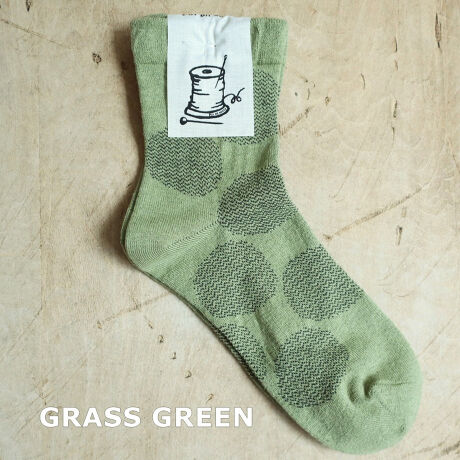 [^:25a-2583-1]mare(}[)Ƃ̓tX"ȒrE܂"Ȃǂ̈ӖBWK[h҂݂̔ĝ悤ȃMUMUA˂hbgŐ܂\܂BȖfނŒߕtKȃ\bNXBuԂӂƗDł悤ȗSnŒߕtKBfKɐSnǂ߂܂B͐܂ԂɃSėDz[hB悢䊴ŁAXbLƗĒ܂BT_Xj[J[ȂǂƂǂa߂̗g[ō킹₷7FWJB􂢂Ă̂ŃRbgl̃Vۗ܂BJ[FBLACK E WALNUT E DENIM E BLUE BERRY E MOUSE GREY E GRASS GREEN E GREYfށF56% l24% |GXe19% |E^1%(gbv)F15.0cmTCYF23.0-25.0cmFMADE IN JAPANyPut on sockszYɂuPut on socksivbgI\bNXjv́Aő̌CYnEޗǌ̘V܍HŐYĂ܂B100Nȏ̗jւޗǂ̌CẤAiւ̂؂Ɏ󂯌pł܂BIfނpA̍HElЂƂJɎdグ邱ƂŐ܂C╞Ǵ݂A㎿ŐSn悭A܂łƊY悤ȉĂ܂B