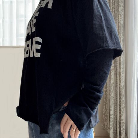 [^:25a-4085-1]ƂėlRbgbṼA[Jo[BʋCQŉtĂȂSnǂB"Shade(VF[h)"̂悤ɋ甧郊lRbg̃A[Jo[B"Rbg̏_炩" {vX܂BƔG肪CɂȂɂ߂łBXShadeV[YulA[Jo[v菭߂ɕ҂ݏグ܂BewɌJĕ҂ݗĂĎ̍b܂łۂB锖̃A[Jo[łBbV҂݂Ȃ̂ŒʋCQItĂȂ肳ƐSnǂB񂩂͕҂ݒnςāB̂Ђ̊zĂĐSnǂ߂܂BL΂ɂƂĂ킢B́AĂ͗~͉fނłBɂARۖhLʂňNKɂg܂B܂₦΍ƂĂ߁ȃR[fBl[gɍ킹₷J[BMtgɂ߂̓{łB̔iȊO̓fƂȂ܂BJ[FBLACK E DARK GREY E SILVER GREY E ECRU E WALNUT E MOUSE GREY E SHADE BEIGEfށF55% l24% iC15% |GXe5% |E^1%F 50cm / 10cm TCYFt[FMADE IN JAPANUVJbgɊւUVJbǧv́A̍b(O)̃bV̗z₷ƂvĂ܂BJbg͐F̔ZAubN(Jbg 96)GN(Jbg 80)̏ʂɂȂ܂ByPut on sockszYɂuPut on socksivbgI\bNXjv́Aő̌CYnEޗǌ̘V܍HŐYĂ܂B100Nȏ̗jւޗǂ̌CẤAiւ̂؂Ɏ󂯌pł܂BIfނpA̍HElЂƂJɎdグ邱ƂŐ܂C╞Ǵ݂A㎿ŐSn悭A܂łƊY悤ȉĂ܂B