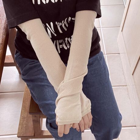 [^:25a-4085-1]ƂėlRbgbṼA[Jo[BʋCQŉtĂȂSnǂB"Shade(VF[h)"̂悤ɋ甧郊lRbg̃A[Jo[B"Rbg̏_炩" {vX܂BƔG肪CɂȂɂ߂łBXShadeV[YulA[Jo[v菭߂ɕ҂ݏグ܂BewɌJĕ҂ݗĂĎ̍b܂łۂB锖̃A[Jo[łBbV҂݂Ȃ̂ŒʋCQItĂȂ肳ƐSnǂB񂩂͕҂ݒnςāB̂Ђ̊zĂĐSnǂ߂܂BL΂ɂƂĂ킢B́AĂ͗~͉fނłBɂARۖhLʂňNKɂg܂B܂₦΍ƂĂ߁ȃR[fBl[gɍ킹₷J[BMtgɂ߂̓{łB̔iȊO̓fƂȂ܂BJ[FBLACK E DARK GREY E SILVER GREY E ECRU E WALNUT E MOUSE GREY E SHADE BEIGEfށF55% l24% iC15% |GXe5% |E^1%F 50cm / 10cm TCYFt[FMADE IN JAPANUVJbgɊւUVJbǧv́A̍b(O)̃bV̗z₷ƂvĂ܂BJbg͐F̔ZAubN(Jbg 96)GN(Jbg 80)̏ʂɂȂ܂ByPut on sockszYɂuPut on socksivbgI\bNXjv́Aő̌CYnEޗǌ̘V܍HŐYĂ܂B100Nȏ̗jւޗǂ̌CẤAiւ̂؂Ɏ󂯌pł܂BIfނpA̍HElЂƂJɎdグ邱ƂŐ܂C╞Ǵ݂A㎿ŐSn悭A܂łƊY悤ȉĂ܂B