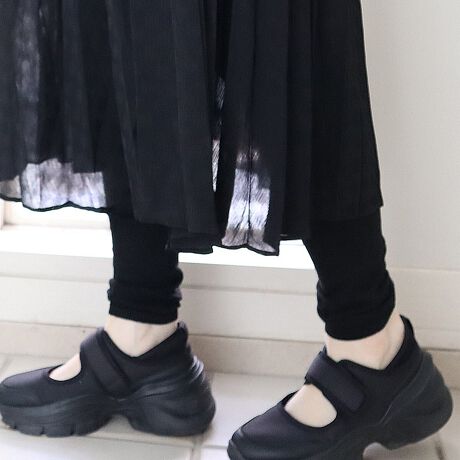 [^:21A-3-0351-001]l̃MXɂ肪ȁALт̈◚Â炳邽߁Aʏ҂ޖڐ𑝂₵Ă܂BAlMXȂ̂ɐLтǂēɂBL΂ɂeVႢ܂B둤Ƀ}`Ē悭Ƃ܂B񂾎ȂǂɋȊĒE₷B̃u҂݂xǂeVŁASnǂtBbgBEGXg̃S\BCCɃNVƂȂ䊴BLkǂĕGoɂBla86 lƓ̕A1xʂƂłɑ̑݊B􂢂Ă邩烊l̃VۗB炵Ai`Dȕ̂߂̃MXBI[V[Yg邿傤ǂ݁BW̐[݂̂FBubN̓\bhJ[BĂ͗~͒gfނAN[[Ȃǂ̗₦Aɂ͕ۉʂ NƉKłBT_Xj[J[ȂǂƂǂȃR[fBl[gɍ킹₷BPut on socks ̃l̃V[Y̓\bNXEA[Jo[EMXłɂł܂B_ɑfފg[𑵂Ώ㋉ҁ^{BMtgɂ߂łB̔iȊO̓fƂȂ܂BJ[FDENIM E SUGAR BLONDE E WALNUT E HEATHER GREY E CHARCOAL E BLACKfށFl86% iC13% |E^1%(u)FEGXg26cm / ҏ28cm / OX80cm / 9.5cm ̌덷TCYFt[FMADE IN JAPANyPut on sockszYɂuPut on socksivbgI\bNXjv́Aő̌CYnEޗǌ̘V܍HŐYĂ܂B100Nȏ̗jւޗǂ̌CẤAiւ̂؂Ɏ󂯌pł܂BIfނpA̍HElЂƂJɎdグ邱ƂŐ܂C╞Ǵ݂A㎿ŐSn悭A܂łƊY悤ȉĂ܂B