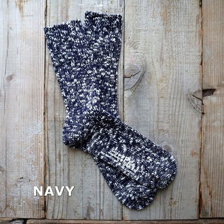 [^:24A-2535-1]肵fނ̑fp킢[̂\bNXBVRL@nfIhgHwtbVRx(85%/15%)ƃW{Xuĕ҂ݗĂ܂BRیʂ̂H{ꂽgpĂ̂ŁAĂɂB̒EE`sKȃW{Xu̕\Bʂ̃XuɔׂēʉȂ͂肵ĂW{XuBĕ\SRႢ܂BȂ̗DƖ̃VSnǂGB[Q[W̕ҋ@ł߂ɕ҂܂Ă̂ŒʋCAʔNłg܂B킢ANZg̑̃X^vAT_Xj[J[ȂǂƂȃR[fBl[gɁBS̒ߕtCɂȂɂIXXBMtgɂ߂̓{BJ[F Navy E Grey E BlackE Sand beige E OatmealfށF89% l7% |GXe3% |E^1%(gbv)F20cmTCYF23.0-25.0cmFMADE IN JAPANyPut on sockszYɂuPut on socksivbgI\bNXjv́Aő̌CYnEޗǌ̘V܍HŐYĂ܂B100Nȏ̗jւޗǂ̌CẤAiւ̂؂Ɏ󂯌pł܂BIfނpA̍HElЂƂJɎdグ邱ƂŐ܂C╞Ǵ݂A㎿ŐSn悭A܂łƊY悤ȉĂ܂B