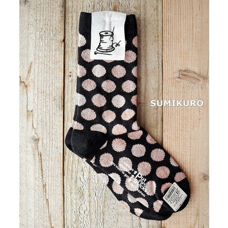 [^:23B-2094-1]pinball(s{[)e悤ȁA_hbgʉ̂ȃu[N[hbg̒Ƀ̃hbgANZgXj[J[ȂǂƂǂ ȃR[fBl[gɍ킹₷B_炩Sn̗ǂȃR[}Ȃ̂ŃI[V[YKɐSnǂ߂܂Bߕt̏ȂȂ̂ŐՂtɂłBMtgɂ߂̓{BJ[F MELANGE CHARCOAL E OLIVE E SUMIKURO E BLACK E SMOKEY BEIGE E HEATHER GREYfށF71% |GXe15% iC13% |E^1%(gbv)F21cmTCYF23.0-25.0cmFMADE IN JAPANyPut on sockszYɂuPut on socksivbgI\bNXjv́Aő̌CYnEޗǌ̘V܍HŐYĂ܂B100Nȏ̗jւޗǂ̌CẤAiւ̂؂Ɏ󂯌pł܂BIfނpA̍HElЂƂJɎdグ邱ƂŐ܂C╞Ǵ݂A㎿ŐSn悭A܂łƊY悤ȉĂ܂B