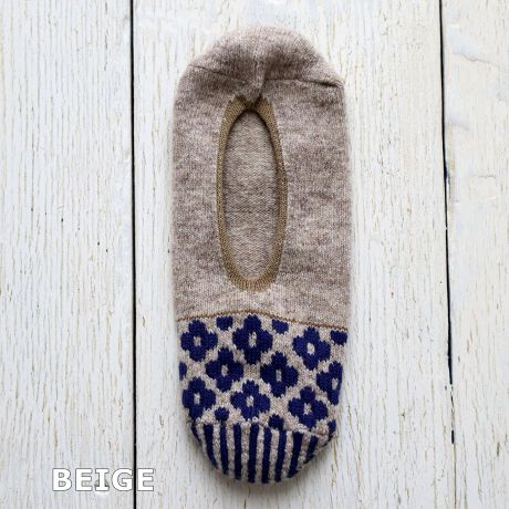 [^:11-25267]XgCvƂԕ̃Rrl[VkeCXgȃJo[\bNXłB̓Sŕ҂ݗāADtBbgƒEɂ𗼗܂BJV~Ȃł͂̂ӂƂ|CgB^CcȂǂƏd˂ė₦΍⃋[Jo[ƂĂ~̑蕨ɂ߂1łBJ[FBEIGE E LIGHT GREY E CHARCOALfށFE[44% 20% iC16% |GXe9% [7% JV~3% |E^1%TCYF22.0-24.0cmFMADE IN JAPANyFrench BullzIɕς킯ł͂ȂǁAX̕炵ɂƊYqt`ur̃ACeBX^CI΂Ȃx[VbNCA̋C\V[YƂ̐VAgt`u炵h؂ɂAElƈꏏɊy݂Ȃ̂ÂɌĂ܂B