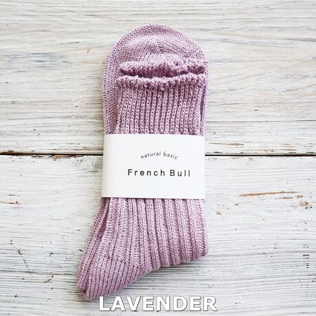 [^:01-0151]lłƕ҂ݗĂAN₩ȃJ[oG[V͂̃Vvȃ\bNXłBZȂǂV[gŁAƂ܂Ƃ܂܂B`WFFɁAR[f̃|CgɂȂ1łBJ[FLIGHT GREEN E GREEN E MUSTARD E LEMON E LIGHT BEIGE E SAX BLUE E BLUE E BLACK E MOCHA GREY E PINK E RED E LAVENDERfށFl94% |GXe4% |E^2%(gbv)F16.0cmTCYF23.0-25.0cmFMADE IN JAPANyFrench BullzIɕς킯ł͂ȂǁAX̕炵ɂƊYqt`ur̃ACeBX^CI΂Ȃx[VbNCA̋C\V[YƂ̐VAgt`u炵h؂ɂAElƈꏏɊy݂Ȃ̂ÂɌĂ܂B