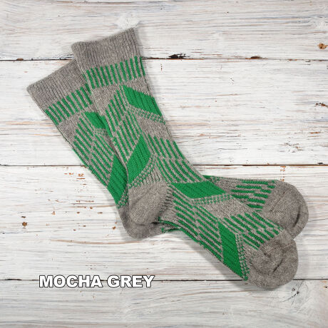 [^:21-25254]`[tɂ􉽊w͗l|Cg̃\bNXB_炩E[x[XɌɕ҂ݗĂAVbNɂJWAɂ킹₷1B̐nłĐSnǂlJWAX^C̍Fɂ߁J[FLIGHT BROWN E CHARCOAL E MOCHA GREYfށFE[60% 30% iC5% |GXe4% |E^1%(gbv)F25.0cmTCYF25.0-27.0cmFMADE IN JAPANyJake by French Bullz t`uAY̌CuhqWFCNrłBt`uƓVRfނgAŐYBƂVѐSƁADSn厖ɂĂ܂Bs[gȂACt΂܂Ă悤ȃ\bNXBĊAĊ\bNXBȑ݂ɂȂ΁AƂĂłB