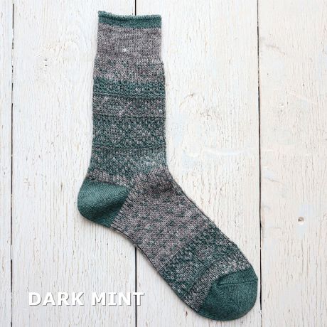 [^:21-05202]VFbghE[lŕ҂ݏグfpŉ݂̂zF̃\bNXBl͑@ۂ̒󓴂ɂȂĂAgC߂邱Ƃł邽ߕۉ͂AG߂ɂ߂̑fނłBJWAȃR[fBl[gɍ킹₷1BJ[FDARK MINT E LIGHT BEIGE E ORANGEfށFE[37% 23% AN23% l9% |GXe6% |E^2%(gbv)F21.0cmTCYF25.0-27.0cmFMADE IN JAPANyJake by French Bullz t`uAY̌CuhqWFCNrłBt`uƓVRfނgAŐYBƂVѐSƁADSn厖ɂĂ܂Bs[gȂACt΂܂Ă悤ȃ\bNXBĊAĊ\bNXBȑ݂ɂȂ΁AƂĂłB