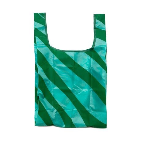 [^:FOLDABLE BAG]ITALYuhWOOD'D̃Vbp[X^C̃tH[fBOobOBCϓ΍ł͐E̍Ő[sEUɂāA}CobOEGRobO̗ނ͂͂␶KiłBEbh̃fUC`[͎ĝẴvX`bNobOɑ΂鎝\ȉƂāuFOLDABLE BAGvĂ܂Beʂ͖16LŌ\R܂VL[^b`̃|GXefނ͂Ƃ₻Ƃł͔j܂B܂肽13x13cm̏ȃ|[`ɓ̂łł^тȒPBՂVvȃW܌^Ay[g[̗DfUCCpNĝ长͗lȂǉX^C̖LxȃoG[VpӂĂ܂̂ŃRNV̂yȂႢ܂BPȂ郊[UuobOƂłȂfC[[XŎgĂACełB(1/[|[`t)fށF|GXe100%TCYFH59xW39xD13cm e:16L (|[`֎[F13x13cm)FMADE IN CHINAyWOODfDz ƋCyɐĂ݂悤 ȖړIfăAhAƃXet@mZɂ2012NɃC^Ã~mɐݗꂽuhBWOOD'DƂuhl[͒Pɖ؍ނӖł͂܂Bނ̃[c60Nɑk܂Bc1960Nɂ܂悤̐Yn߁A݂ؐƒpi𐶎YĂ܂B̉eɂĖ؍ނɏœ_𓖂ĂeNmW[ANZT[̐n܂Ał͗lXȃCtX^CG݂ĂĂ܂BAǂދȃfUCł͂Ȃ邢FgENCW[ňۓIȃOtBbNp^[ȂǃNGCeBudA͐VIŌIȃAv[`gpč쐬鎎݂ł܂B܂ނ͊ɋCɂĂ܂BnɗDv_NgǋAn؂ɂȂfUC̗͂ɂĎЉvɓw߂Ă܂B