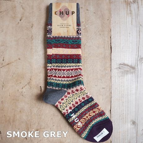 [^:COTSWOLDS]ƂĂȑ"COTSWOLDS"ɓ~߂ÂĂBÎɕ܂钆AƂ̉˂͒gF̉オāAƂ̒ŉƑ̖LȎԂ߂Ă̂Bȏip^[ƔzFɎ{܂B炵FN₩ȕyŒCłB{A4FWJBKxȌ݂Œe͂AݍłSnǂSnSM2TCYWJIJbv₲vwł؂ȕւ̑蕨ɂXXłBJ[FLIGHT GREY E SMOKE GREY E BEIGE E INK BLUEfށFRbg AN iC |E^TCYFS(FREE) 23.0-25.0cm / M(FREE) 25.0-27.5cm(gbv)F30.0cmFMADE IN JAPAN[̏i̓I[KjbNRbggpĂ܂]RpNgXsŖaтꂽ\tg^Cv̖ȎłB̐a@͖щH}݂Ȃ玅aƂoȐ@Œʏ̖Ȏ薧xANAŔo܂Bɂ̓ChỸI[KjbNRbggpBI[KjbNEeLX^CEł "Global Organic Textile Standard" ̔FHŐYAg[TreBmۂĂ܂ByCHUPzSn̗ǂƃIWiőfGȕlĆu`vvBݐĂȂC^ABe[W̓ȕ҂݋@gpA11ڂƕ҂ݏグĂ邽ߑɂ͂ȂFN₩ȃjbg̕\BKxȌ݂̂Œe͂SnǂSnłBfUCɕGȂ߁A1̐Y͒ʏ̔31xƍʂɌ肪܂BACkŁuzAAV̐XvӖCHUP͎Rݏoʂ𒚔JɖaŁAĐ(GR[)̗pȂǒnɂzĂ܂BY͓{BIꂽݔ̂ƁAnEl̎ɂ钚JŐBꂽmSĂ܂BǉY͂ȂAʌłB