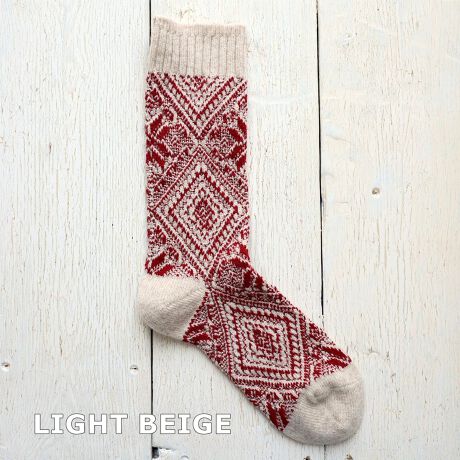 [^:01-0332]I[ig"q"C[WWK[h҂݂̃\bNXB_炩㎿ȃE[x[XɌɕ҂ݗĂ܂B~炵R[fBl[g̃|CgɂȂ1łB(hkE[gp)J[FOFF WHITE E LIGHT BEIGE E LIGHT GREYfށFE[64% 29% iC7%(gbv)F23.0cmTCYF23.0-25.0cmFMADE IN JAPANyFrench BullzIɕς킯ł͂ȂǁAX̕炵ɂƊYqt`ur̃ACeBX^CI΂Ȃx[VbNCA̋C\V[YƂ̐VAgt`u炵h؂ɂAElƈꏏɊy݂Ȃ̂ÂɌĂ܂B