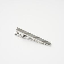 タケオキクチ(TAKEO KIKUCHI)の【タイピン】タケオキクチ｜ダイヤカット調ストライプ