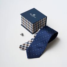 【ネクタイ】アクアスキュータム｜175th ラペルピン BOXセット クラブチェッククレリックタイ