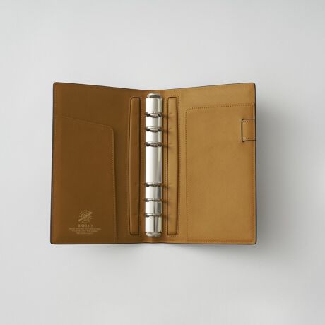 [^:786010133]gv̕΁h𐮂ACé̖@l̃CtX^CʂBRELIÕnCGhCqATLANTIC LABELrAEIɕ]̍[fIKАR[hoґɎgp20mmO̖{vVXe蒠oBɎ邾œ`鈳|IȓƉs鉐́A܂Ɂgv̕΁hƌĂԂɂӂ킵PłBidlTCYF 12.3 ~ 19.5 cmioCuTCY^Oa 20mmjfށFnvi[fIKАR[ho^VvjYFdlFBRELIO ATLANTIC LABELdl^BOXt^MtgbsOΉU[fނ̖́iCordovanj@uR[hõuCIvƏ̂BRELIÓAAj߃R[ho̊JҁEOYƐ[֌WzAɒ_𑖂Ă܂BEw̐Vvsbg₵ƐA^jŎdĂR[hóAI΂ꂵn瓾󏭂ȁgʁhމs铧ƁAƂƂ́BLxтƁAgނقǂɐ[܂鉐y݂܂BBRELIO ATLANTIC LABEL  ㎿m邷ׂĂ̐lց@uCI̒łnCGhɈʒuÂqATLANTIC LABELŕAgܕhƂnƂ̐_ɏ؂ʂȃCBfށE݌vEDɎ܂őË̂Ȃ̂Â肪тĂ܂Bʂ␢킸Aɏ㎿߂邷ׂĂ̐lցBzƂȂ܂ƊmȕiAX̕炵ɐÂȌւYĂ܂B