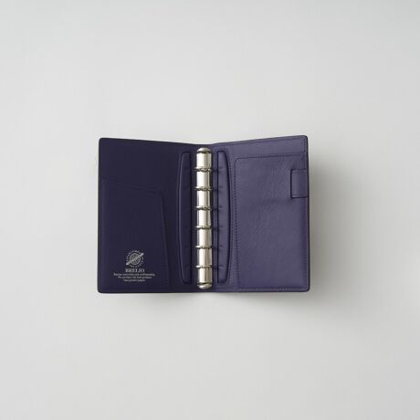 [^:786010141]Ɏ܂ґAR[hoa15mmO蒠ACé̖@[fIKА̊󏭂ȃR[hoґɎgpA~j6TCYE15mmÕVXe蒠BXŌyʂȐ݌vȂAKvȏƎ[łp˔Ă܂B㎿ȌƉŝ铧A̕MLԂʂȂЂƂƂւƏ؂܂BrWlXłvCx[głAl̕iiĂiłBidliF55,000~iōjiԁF786010141TCYF12.3~19.5cmi~j6TCYjOaF15mmfށFnviR[hojYFtiFSBOXU[fނ̖́@R[ho͔n\̓ɑ݂uiJljvƌĂ΂󏭂ȑw̎悳鍂fށBׂ₩ȑ@ۂcɐ񂷂邱ƂŐ܂鉜sƓ́Åvł͖킦܂BuCIł́AVvɏ̃R[ho[fIKOOɉHEFB`Iȃsbg₵ƃ~Uɂ100%^j₵ŎdグvgpĂ܂BBRELIO ATLANTIC LABEL㎿m邷ׂĂ̐lց@uCI̒łnCGhɈʒuÂqATLANTIC LABELŕAgܕhƂnƂ̐_ɏ؂ʂȃCBfޑIтDɎ܂őË̂Ȃ̂Â肪тAʂ␢킸ɏ㎿߂邷ׂĂ̐l֌ĒĂĂ܂B