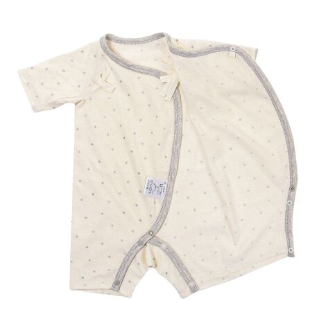 玙H[̃I[KjbNIWinfނɂRrI[łBBfނI邱ƂŐGꂽƂɊKƂƂɁAĈG߂ɂ1ŉ߂Ă锧ǋăRrǂIWi݌v̔łB҂̃}`ǉ邱ƂŐԂ̑̂ɃtBbg闧̍\ƃAE^[ƂĂ̗pł悤AXibv{^̗̍pƋȐ𑽗p݌vłBւƂ̎Ԃ炷ƂƂɁAԂ񂪋C悭߂Ă2łB<ݓV>a̎ŘꂽHłcĂȂÂ̒ݕҋ@(肠݂)Ƃ@BŐYVnłB10`151ƂƂYɂA@ۂ̒ɓC̗ʂȂƂƂɁAVƂĂ͐Lk_炩܂BʓIȃtCXfނɔזȉԂ̎gpʂ啝ɏȂ߁Aî̂yʂłƂƂɂ󂪊₷Ƃ܂B