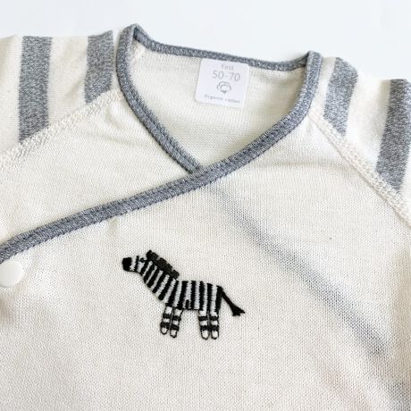 玙H[̃I[KjbNIWinfނɂłBBfނI邱ƂŐGꂽƂɊKƂƂɁAĈG߂ɂ1ŉ߂Ă锧ǋĒZǂIWi݌v̔łBO̗ߕ12ɁAՂ2dɂȂd˕A8cm邱Ƃł܂オ炷݌vłBւƂ̎Ԃ炷ƂƂɁA<ݓV>a̎ŘꂽHłcĂȂÂ̒ݕҋ@(肠݂)Ƃ@BŐYVnłB10`151ƂƂYɂA@ۂ̒ɓC̗ʂȂƂƂɁAVƂĂ͐Lk_炩܂BʓIȃtCXfނɔזȉԂ̎gpʂ啝ɏȂ߁Aî̂yʂłƂƂɂ󂪊₷Ƃ܂B