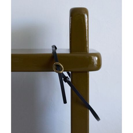 [^ԁF3596052]@ׂȃCőɕiƗ֊sfUCאg̃U[xgɁAAeB[Ñ^OYA~j}łĈۓIȈ{BؚȃtHX^CO肰Ȃ߂ANVJȃANZgɁBXChdlŃEGXgʒu݂ɒłAǂȃVGbgɂtBbg܂BpcXJ[gɂ͂As[X⃍OR[g̏ォEGXg}[N΁AƂȂꂽoXɁB}eAȂ₩ƒ悢n˔{vfނ̗pBgނقǂɓގl̃X^COɎRƗn݁AוłȂꂽ݊܂B}bgȃBe[W^OƂ̃RgXgAT߂ȂX^CŜɉs𐶂ݏolȃX^CɃ}b`ACełB