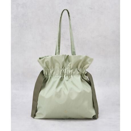 [^ԁF3584008]ВiĂiȂĂgA2WAYfUC̃g[gobOBA4TCY̏ނG[łAVvł肵fUC͒ʋ΂ʊwȂǕig͂ATuobNƂĂ߂łB߂̃nhȂ̂Ō̃AE^[𒅂ĂĂ|\BJ[oG[VLxłBt@ubNfނ͏iȌ򊴂郔Be[WH{iCfށBEHbV̂悤ȑfފƌ򂪁AȂꂽ͋CoĂ܂Bi摜̓Tv̂߁AfUCAf()AFTCYȂǂ̎dlɕύXꍇ܂̂ŗ\߂܂B