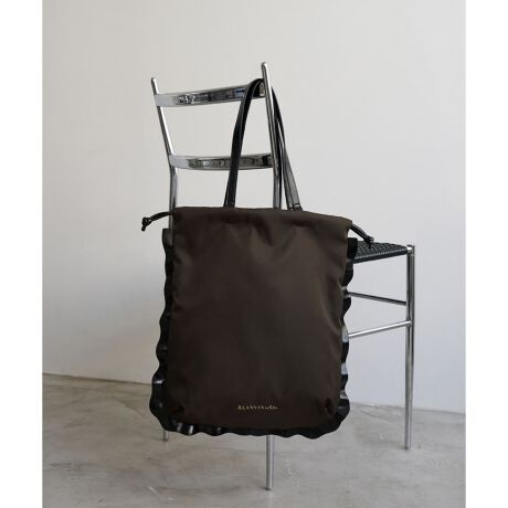 [^ԁF3576003]₩ŃNbLOH{fނAi[hȈۂog[gobOBTChɂꂽtA_炩ƃtF~jȃ[hAVvȂfUCɎdオĂ܂BhXgdlɂAtH݂ɕς邱ƂłAו̗ʂV[ɍ킹g\łBA4TCY[łpIȃTCYŁAʋ΁Eʊw͂AfC[[Xɂ҂Bׂ߂̎肪炵@ׂYA|₷݌vłB|Pbgtŏ̐X[YBɂ肰Ȃ؂₩vXĂALANVIN en BleuȂł͂̃GKXl܂iłB