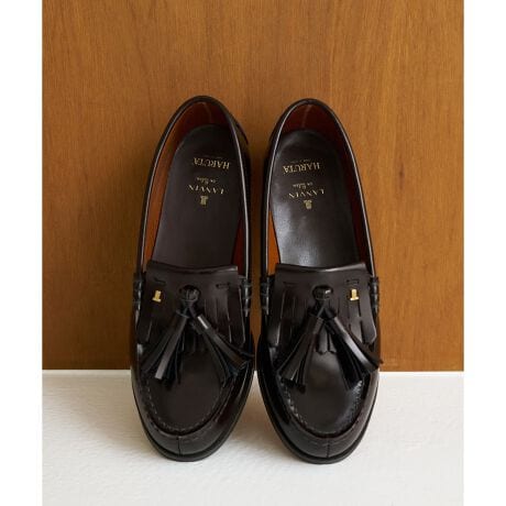 [^ԁF3586024]M̃NVbNɁA{̗VѐSYāBfUC100Nȏ̗j{̘V܃V[YuhqHARUTAin^jrƂ̓ʂȃR{[V[t@[łB݊̂Ԃ̃^bZp[cڂfUCBI[ZeBbNȃ[t@[̃fUCɃ_ȗVѐSvXA璅Ȃ؂₩ɂĂ܂B̃CjOɂ̓LJ[zĂACEɂꂽۂłBfނƗSnAbp[ɂ́AHARUTAIWȉiȌ򂪔KXHU[gpBƂڂȂAނقǂɎ̑ɂȂ₩ɓł̂łBƂłȂALɌȂƂVGbgBAEg\[ɂ͊ɂo[fނ̗pĂ邽߁A芴̂KȕsT|[g܂BR[fBl[g̃gbhX^C͂AtF~jȃOXJ[g⃏s[X̊OACeƂč킹̂߂łBꂢ߂ȃpcɍ킹΃ItBXV[ɂΉłAfjƍ킹΃JWAX^CiǂiグĂ܂BX^CĒpłAM̈ꑫłBi摜̓Tv̂߁AfUCAf()AFTCYȂǂ̎dlɕύXꍇ܂̂ŗ\߂܂B-size-34=23.0cm^36=23.5cm^38=24.0cm(TCYႢꏤiy3586025z34=24.5cm^36=25.0cm^38=26.0cmj]g`qts`]EɌւ{̊vC[t@[̃pCIjAun^v1917NɃn^CXƂĊJƂA̔ƂX^[gB1948NɃn^CnĎqǂC̐YJn܂B1955NɃn^X|bNV[YA1956NɕwlC̃RC[t@[A1957NɒjqC̃Zg@{ōŏɎꂽam[t@[𔭕\B1956Nɒa{ŏ̃[t@[V[YƂȂwlRC[t@[B̌ネ[t@[͊wCƂčLZBn^͌ݍ݂̂Ȃ炸؍⒆ApA`ȂǓAWA𒆐SɃ[t@[WJĂ܂B