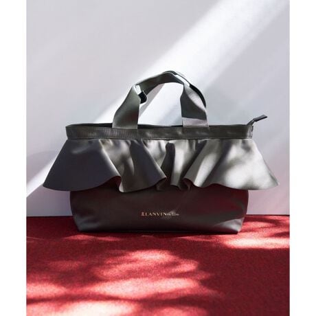 [^ԁF3616002]fUC傫ȃbttڂ䂭g[gobOBt@Xi[t̉ȃTCYŁAL߂̃}`ƁA|PbgŎpIȎ[͂Ă܂B܂|Pbg͂Q邽߁A̐₷̂ꂵ|CgBO\ȃV_[XgbvtȂ̂ŁA2wayŎgp\B̊LANVINȂł͂̍ق؂̃tAy₩ŏ_炩A炵ۂ^Ă܂B؂₩ȏiƃJWA𕹂߁ALV[Ŋ􂵂ĂACełBt@ubNn͂ӂ݂̂X|fBbVȃ_{[fނłBi摜̓Tv̂߁AfUCAf()AFTCYȂǂ̎dlɕύXꍇ܂̂ŗ\߂܂B