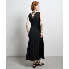 撥水タフタノースリーブワンピース