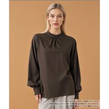 フリルカラーブラウス