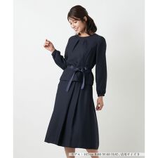 表情ボーダーノーカラーブラウススーツ