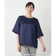 洗えるストレッチサテンブラウス