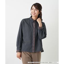 幾何学柄ブラウス