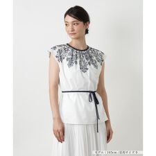 刺繍フレンチスリーブブラウス