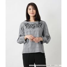 チェック刺繍ブラウス