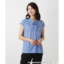 幾何学柄ボウタイブラウス【ROCHAS Premiere】