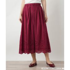 刺繍フレアスカート