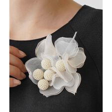 レリアン(Leilian)のコサージュ