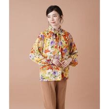 フラワー柄ボウタイブラウス【ROCHAS Premiere】