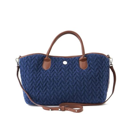 [^ԁF0305406]Gߊ̂A͗lяオ҂ݒnfނ̃nhobOB݊̂鉡tHŁAX^CÕ|CgɂȂĂdオłBV_[Xgbvt2WAYŁAlXȏʂŊ􂵂łB