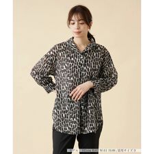 総柄オープンカラーブラウス