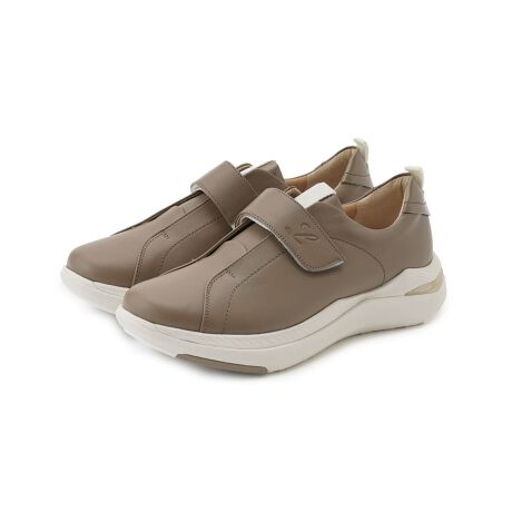 [^ԁF0301362]ṽX[XfނC̃EH[LOV[YBɌ̂鋍vgpGKgȈۂɁB|CgłOOe[v̓fUC̃ANZgBEȒPȃxgtBbeBOfUCŃxgɂ́uLv̌^BŜ𓯌nFł܂Ƃ߂킹₷Xj[J[łBAVbNXEH[LOV[Yy_̓EH[LOV[Yy_F͑~ςꂽ{l̑`f[^ɑ̓s𕪐͂AĂ܂BX|[cV[YŔ|ZpEH[LOV[YɎĂ̂ŁA@\ɗDꑫɗD₷̂傫ȓłByΉTCYzS=23.0cmAM=23.5cmAL=24.0cmAF=24.5cm艿iōj́A2025N627̃Z[JnO̓X܂ɂ̔iłB