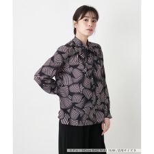 幾何学柄ボウタイブラウス