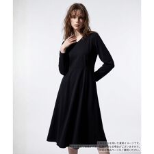 Vネックフレアワンピース