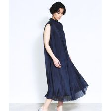 プリーツノースリーブワンピース【BOURGE】