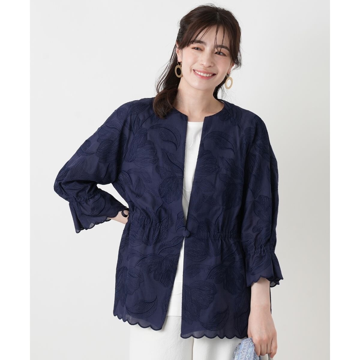 ボタニカル刺繍ノーカラージャケット【ROCHAS Premiere】 | レリアン 