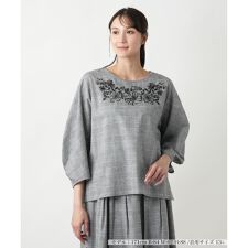 レリアン　プラスハウス(Leilian PLUS HOUSE)のチェック刺繍ブラウス