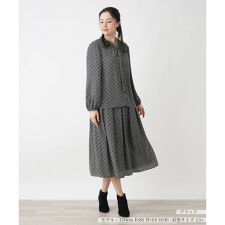 幾何学柄ブラウススーツ