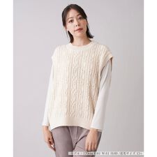 ケーブル編みニットベスト