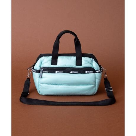 [^ԁF1305798]55th LeSportsacR{ACeӂƂtH̃NX{fBobOBN₩ȃJ[WJVNłBTTƂG̃VCj[fނɒ킽ĂӂƗ̓IɎdグĂ܂Bɂ̓AIWivggpB|Pbg[g₷obOłByLeSportsac/X|[gTbNz1974NɃj[[NŒaBlXȃJ[vg̃iCfނɁAuh̃Se[vzVvŌyJWAobOBO[oɓWJĂuhłB